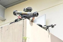 Đặc nhiệm Mỹ - Singapore tập trận vượt qua bãi mìn tiêu diệt kẻ thù