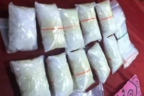 Mot can bo bien phong bi dieu tra lien quan an ma tuy hinh anh