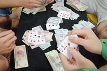 Khoi to 3 can bo huyen danh bac cung chu doanh nghiep hinh anh