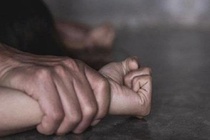 Chế tài nào cho bác sĩ dâm ô bé trai dưới 16 tuổi?