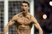 Mourinho: 'Ronaldo van choi bong va ghi ban khi 50 tuoi' hinh anh