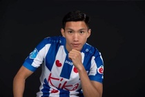 Van Hau duoc HLV Heerenveen quan tam truoc tran gap Ajax hinh anh
