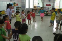 Cac truong mam non o Sai Gon co nhan giu tre dip he? hinh anh