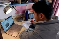 Đại học tại TP.HCM hỗ trợ tiền cho sinh viên học online