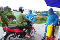 Co 8 ca bach hau, mot huyen o Kon Tum cho nghi hoc dong loat hinh anh