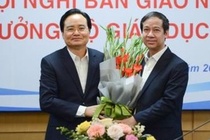 Ông Phùng Xuân Nhạ bàn giao nhiệm vụ bộ trưởng GD&ĐT
