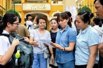 TP.HCM cong bo thong ke luot dang ky nguyen vong vao lop 10 hinh anh