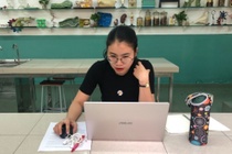 Giao vien lap 'ATM dien thoai cu' giup hoc sinh co thiet bi hoc online hinh anh