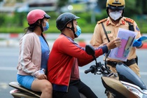 Giao vien o TP.HCM den truong khong can giay di duong hinh anh