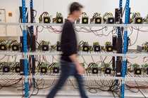 Elon Musk dang tim cach cuu Bitcoin hinh anh