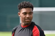 Cuu cau thu Liverpool bi bat hinh anh