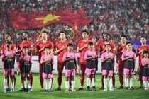 Hinh anh xuc dong cua Xuan Son, Hoang Hen hinh anh