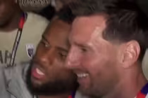 Messi dua voi Cape Verde sau tran: 'Tren san ho da toi toi ta' hinh anh