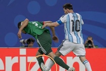 Messi xin lỗi nhưng không xóa được tranh cãi World Cup
