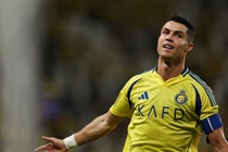 Ronaldo gửi lời chia buồn xúc động tới Messi