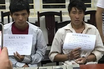 Cảnh sát mật phục ở bến xe bắt cặp 9X vận chuyển 20 bánh heroin