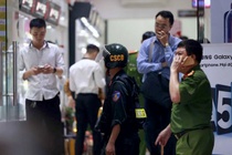Lai xe cua Chu tich Ha Noi Nguyen Duc Chung bi bat hinh anh
