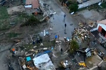 Chile tan hoang sau dong dat nhin tu camera bay hinh anh