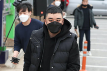 Seungri phu nhan cao buoc ve moi gioi mai dam hinh anh