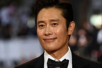 Vo chong Lee Byung Hun va nhieu nghe si mac Covid-19 hinh anh