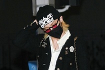 Thời trang sân bay của G-Dragon gây chú ý