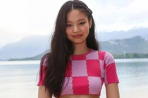 Kieu ao khien Jennie va loat sao nu bi chi trich hinh anh