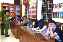 Thuong uy CSGT du tiec ma tuy bi khoi to hinh anh