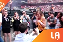 Chang trai 'duoc' Taylor Swift hat dem khi cau hon hinh anh