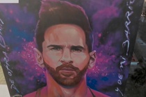 Buc hoa khong lo cua Messi tren toa nha 4 tang o Argentina hinh anh
