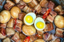 Những món ăn nên tích trữ khi mưa bão
