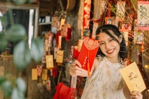 Không khí Tết Nguyên đán tại quán cà phê ở TP.HCM