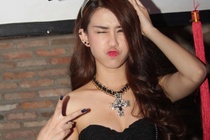 Hot girl Ngoc Thao: 'Nam nay toi lam gi cung bi chui' hinh anh