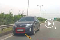 Tai xe oto di nguoc chieu tren cao toc bi phat 17 trieu hinh anh