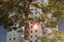 Can ho chung cu Ciputra boc chay, 12 nguoi thoat nan hinh anh