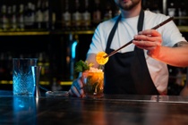 Mẹo đi bar một mình