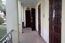 Vao cong so gia ban sach de chom dien thoai, con dau hinh anh