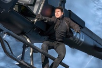 Cảnh nhảy vực đe dọa tính mạng của Tom Cruise