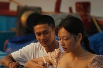 Phim Viet 'Dan ca go' gay tranh cai vi PR lo hinh anh