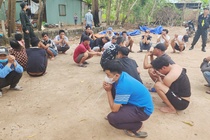 Tam giu 30 nguoi danh bac o Phu Quoc hinh anh