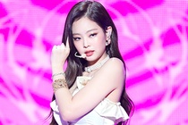 Jennie (Black Pink) biến tấu trang phục hàng hiệu thế nào? 