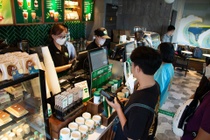 Mo them 1.000 diem ban, Highlands, Starbucks, Phuc Long toan tinh gi? hinh anh