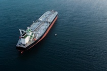 Gia dau, khi dot lao doc sau thong bao cua ong Trump hinh anh