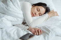 Ngủ trưa hơn 30 phút gây nguy cơ béo phì và bệnh huyết áp cao hơn