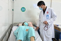 Dau nguc 2 thang, di kham bat ngo phat hien ung thu phoi hinh anh