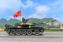 Man nhan man hop luyen cua xe tang, ten lua chuan bi le ky niem 2/9 hinh anh