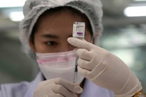 AstraZeneca lùng sục toàn cầu để cung cấp vaccine cho Đông Nam Á