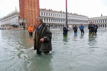 Y tuong doc dao giai cuu 'thien duong' Venice hinh anh