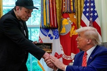 Mac bat hoa, cap doi Trump - Musk van 'dinh dang' toi nhau ra sao? hinh anh