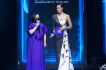 Hoan hop bao Tuan le thoi trang Viet Nam do dich Covid-19 hinh anh