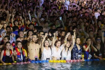 Bao Trung Quoc len tieng ve dai tiec ho boi Vu Han hinh anh